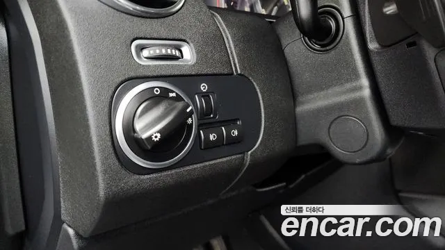 Land Rover Discovery 2015 — фото 16