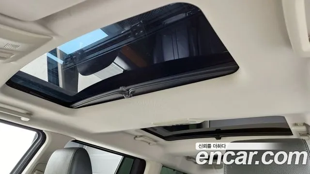 Land Rover Discovery 2015 — фото 18