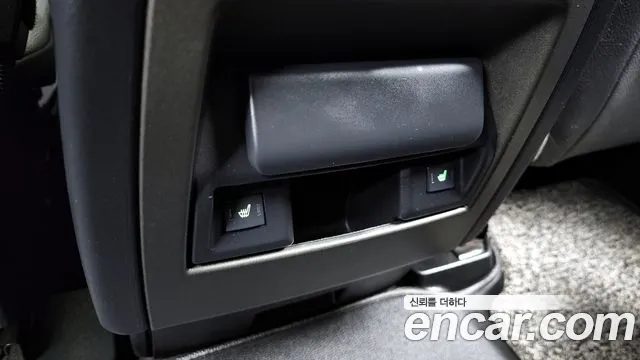 Land Rover Discovery 2015 — фото 19