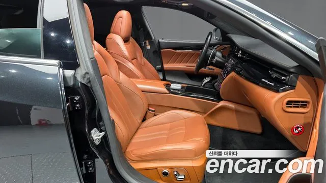 Maserati Quattroporte 2023 — фото 11