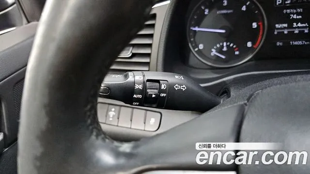 Hyundai AVANTE 2017 — фото 19
