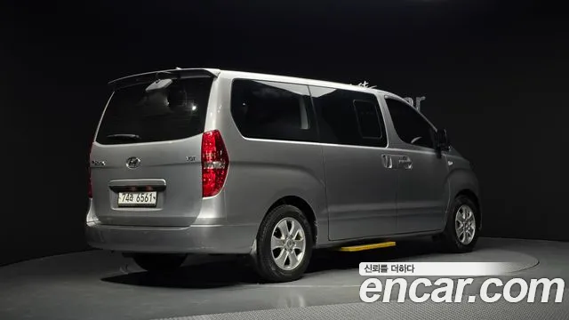 Hyundai Starex 2019 — фото 2