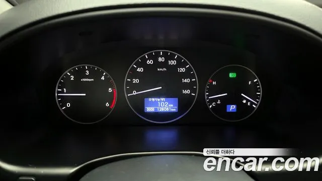Hyundai Starex 2019 — фото 8