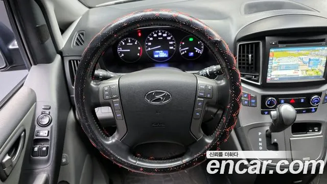 Hyundai Starex 2019 — фото 13