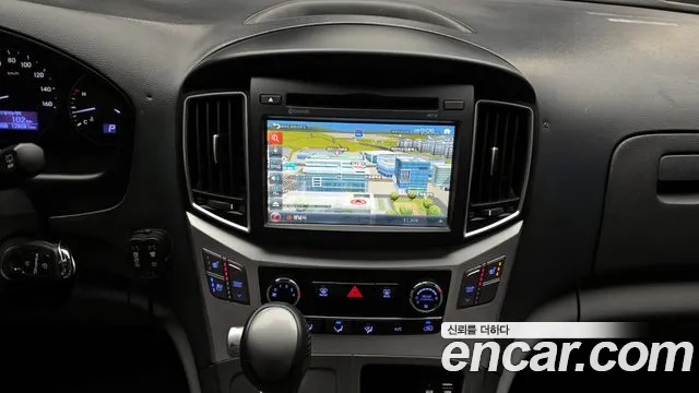 Hyundai Starex 2019 — фото 14