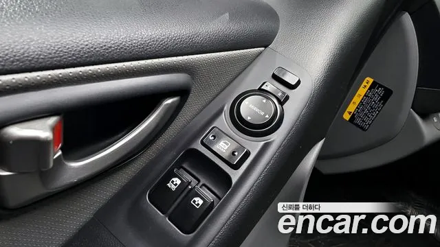 Hyundai Starex 2019 — фото 16
