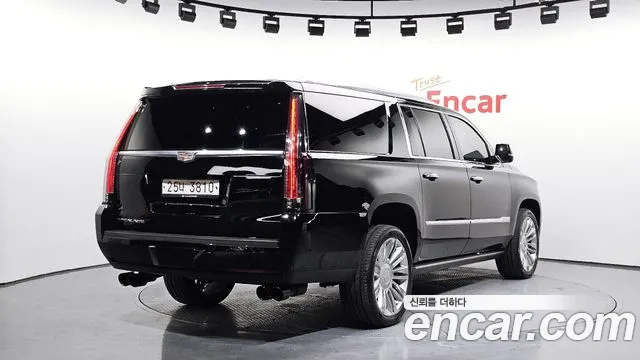 Cadillac Escalade 2018 — фото 2