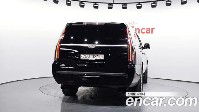 Cadillac Escalade 2018 — фото 4