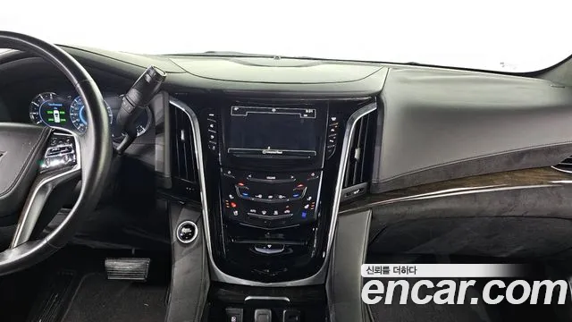 Cadillac Escalade 2018 — фото 15