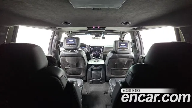 Cadillac Escalade 2018 — фото 18