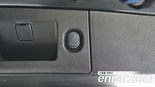 Cadillac Escalade 2018 — фото 20