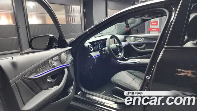 Mercedes-Benz E-Class 2023 — фото 10