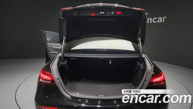Mercedes-Benz E-Class 2023 — фото 20