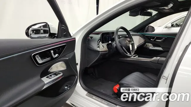 Mercedes-Benz E-Class 2025 — фото 10
