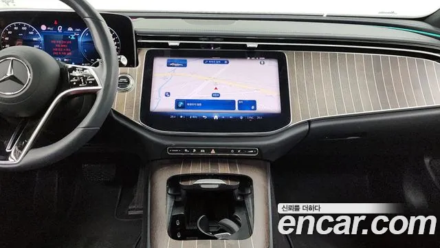 Mercedes-Benz E-Class 2025 — фото 14