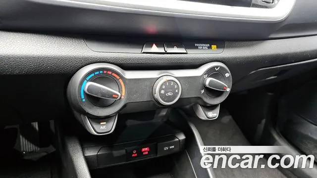 Kia Stonic 2019 — фото 16