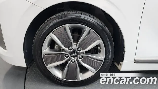 Hyundai Ioniq 2016 — фото 5