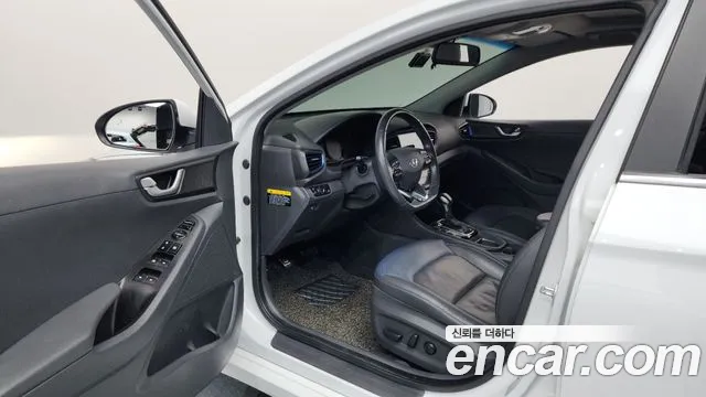 Hyundai Ioniq 2016 — фото 10