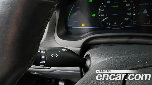 Hyundai Ioniq 2016 — фото 18