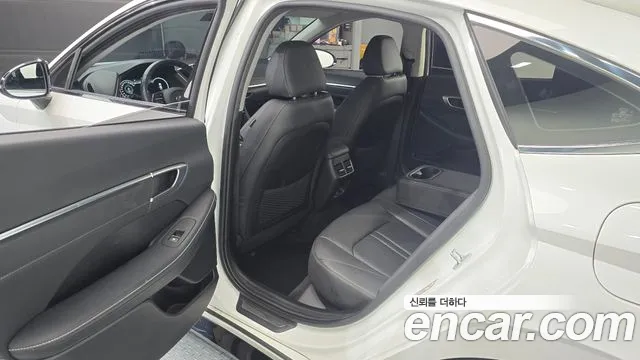 Hyundai Sonata 2020 — фото 11