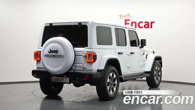 Jeep Wrangler 2023 — фото 2