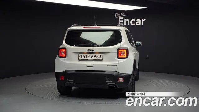 Jeep Renegade 2022 — фото 4