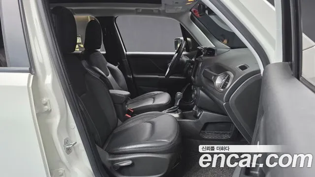 Jeep Renegade 2022 — фото 11