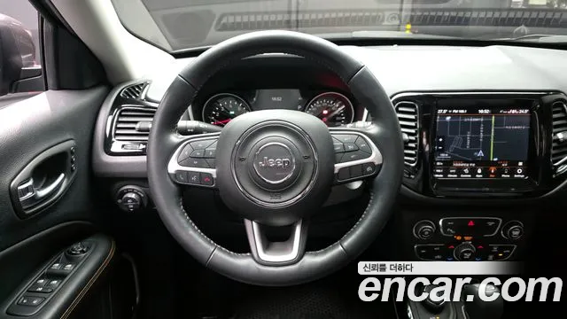 Jeep Compass 2020 — фото 13