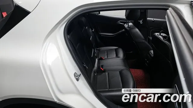 Mercedes-Benz GLA-Class 2019 — фото 11