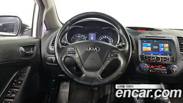 Kia K3 2014 — фото 13