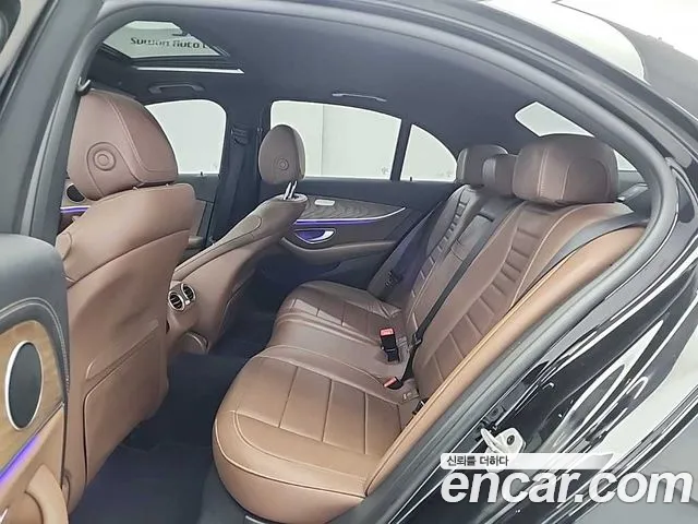 Mercedes-Benz E-Class 2021 — фото 12