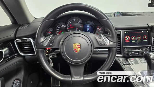 Porsche Panamera 2016 — фото 13