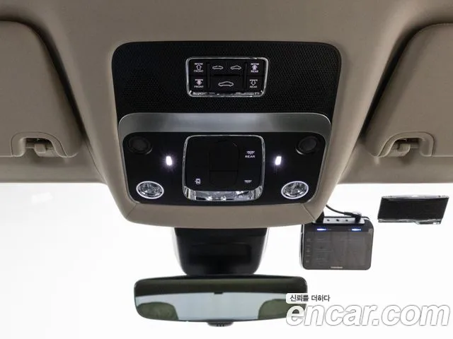 Bentley Flying Spur 2024 — фото 16