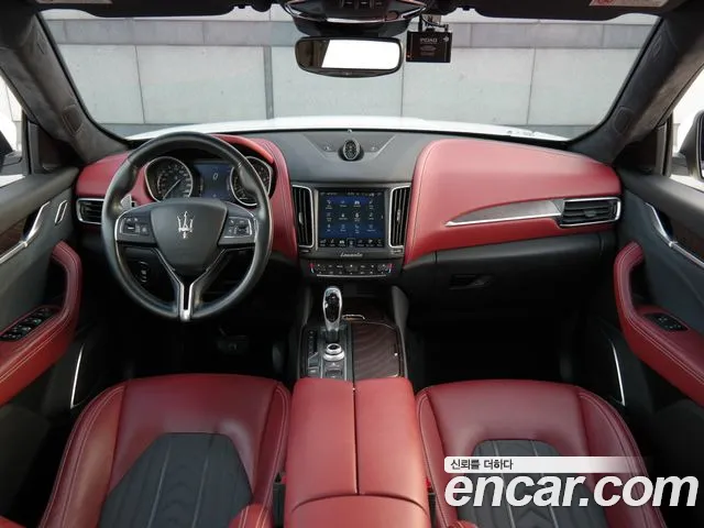 Maserati Levante 2018 — фото 9