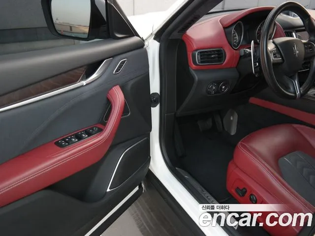 Maserati Levante 2018 — фото 10