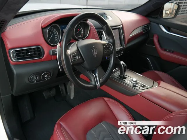 Maserati Levante 2018 — фото 16