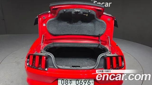 Ford Mustang 2016 — фото 18