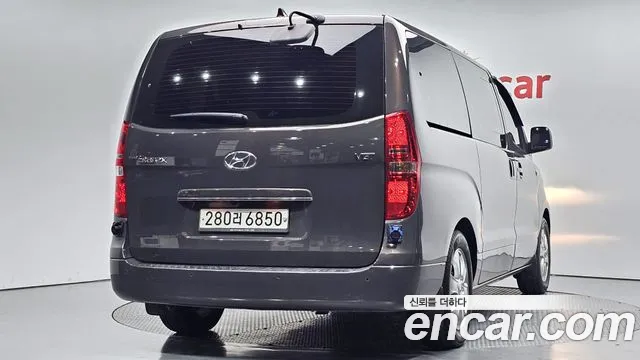 Hyundai Starex 2019 — фото 2