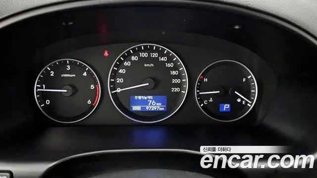 Hyundai Starex 2019 — фото 8
