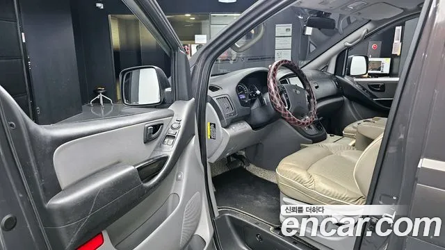 Hyundai Starex 2019 — фото 11