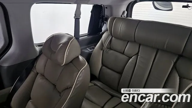 Hyundai Starex 2019 — фото 13