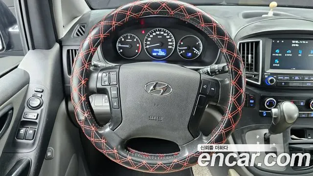 Hyundai Starex 2019 — фото 14