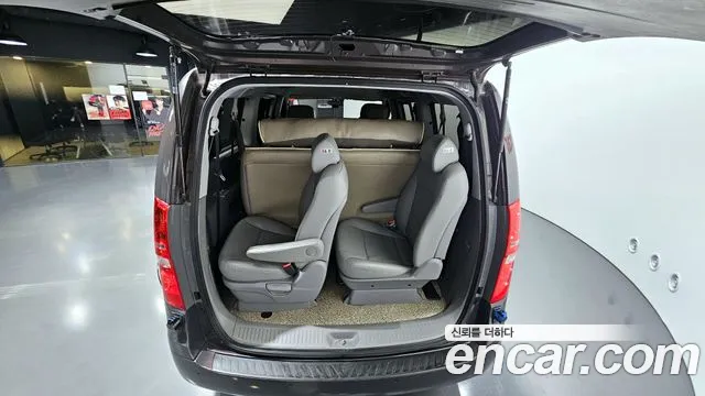 Hyundai Starex 2019 — фото 20