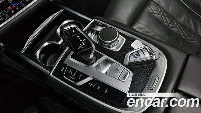 BMW 7-Series 2018 — фото 9