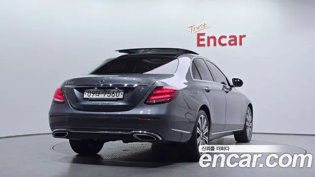Mercedes-Benz E-Class 2017 — фото 2