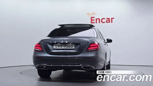 Mercedes-Benz E-Class 2017 — фото 4