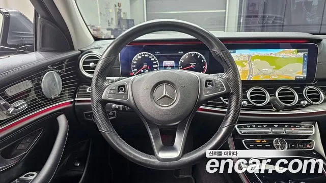 Mercedes-Benz E-Class 2017 — фото 14
