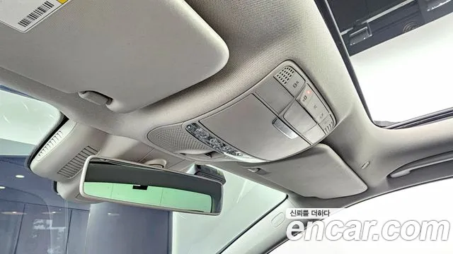 Mercedes-Benz E-Class 2017 — фото 17