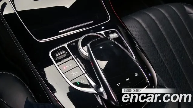 Mercedes-Benz E-Class 2017 — фото 20