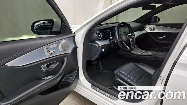 Mercedes-Benz E-Class 2021 — фото 10